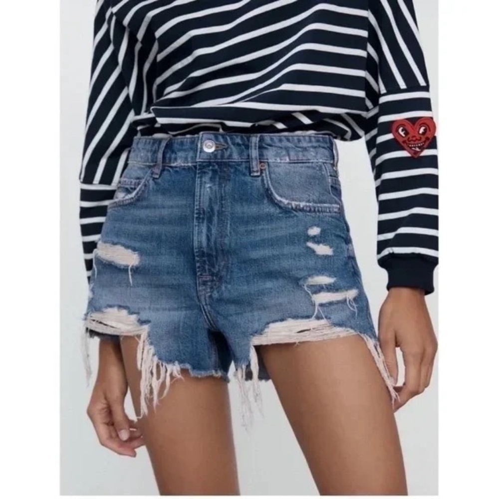 Zara The HW Distressed Jean Short Size 10